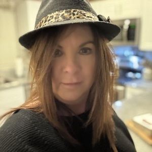 Meet your Posher, Joy